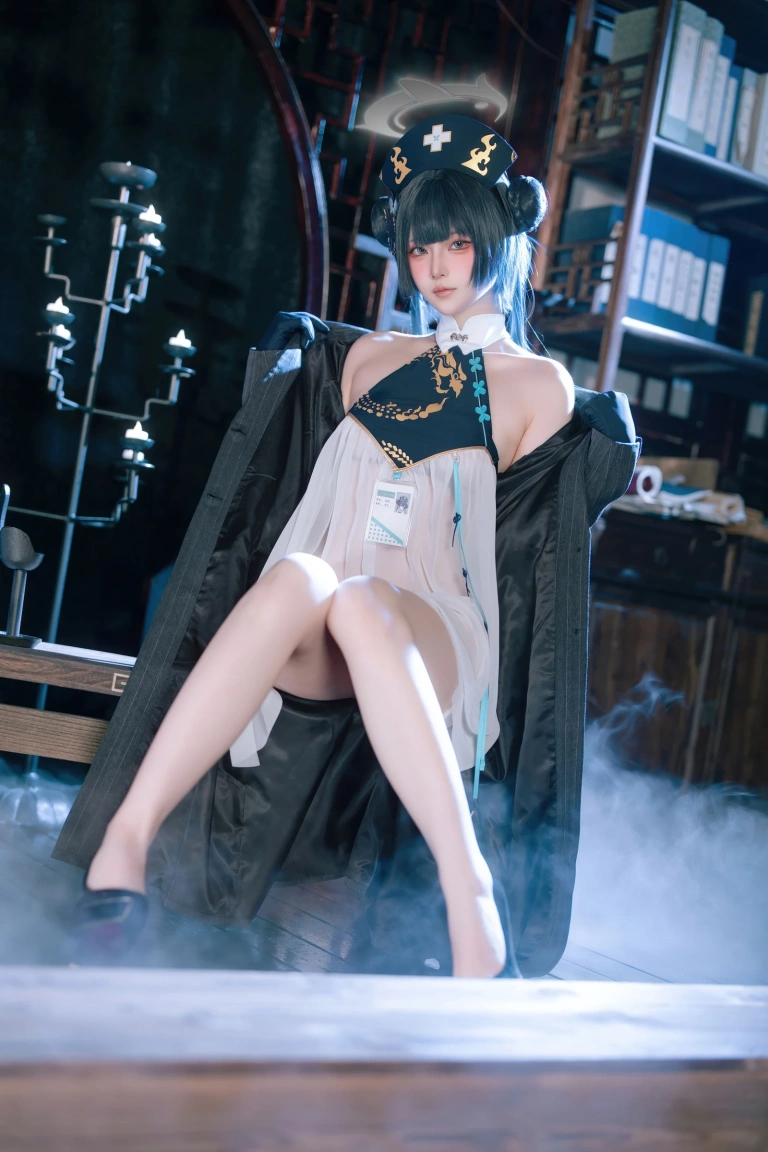 屿鱼《蔚蓝档案 妃咲同人护士》写真图集 65P｜在线预览与图包下载