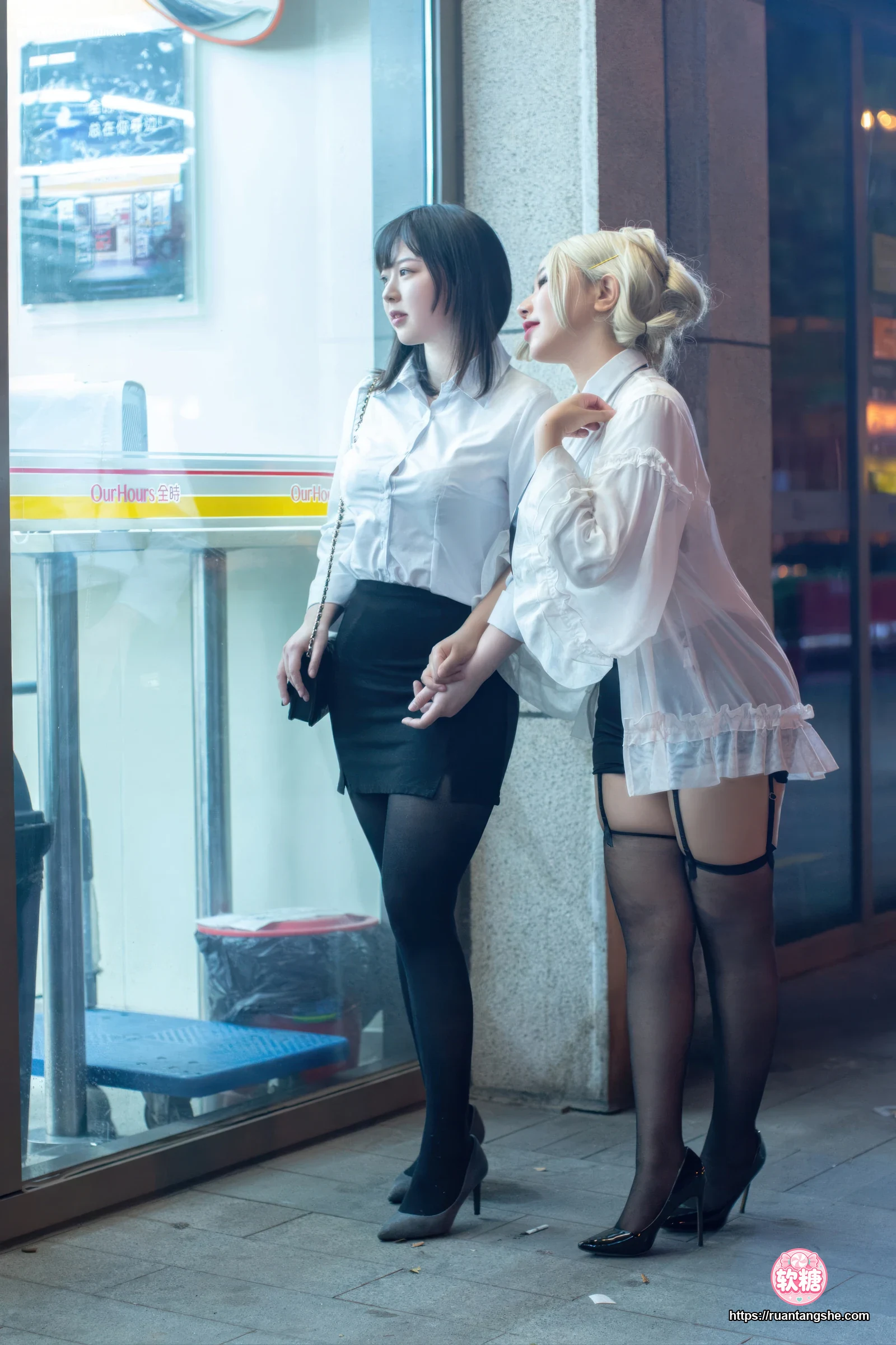 皮皮奶 皮皮奶 NO.069 - 百合OL(&穆零Mu0)