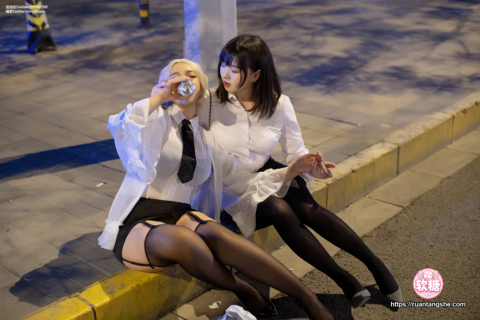皮皮奶 皮皮奶 NO.069 - 百合OL(&穆零Mu0)