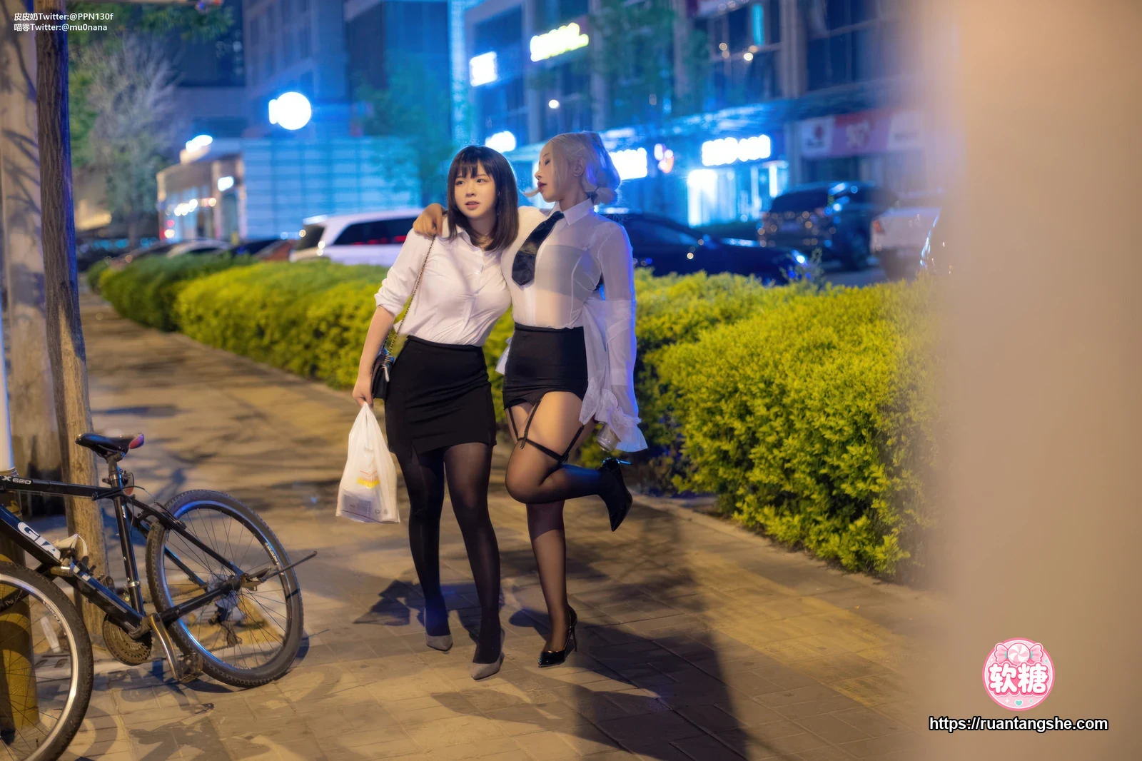 皮皮奶 皮皮奶 NO.069 - 百合OL(&穆零Mu0)