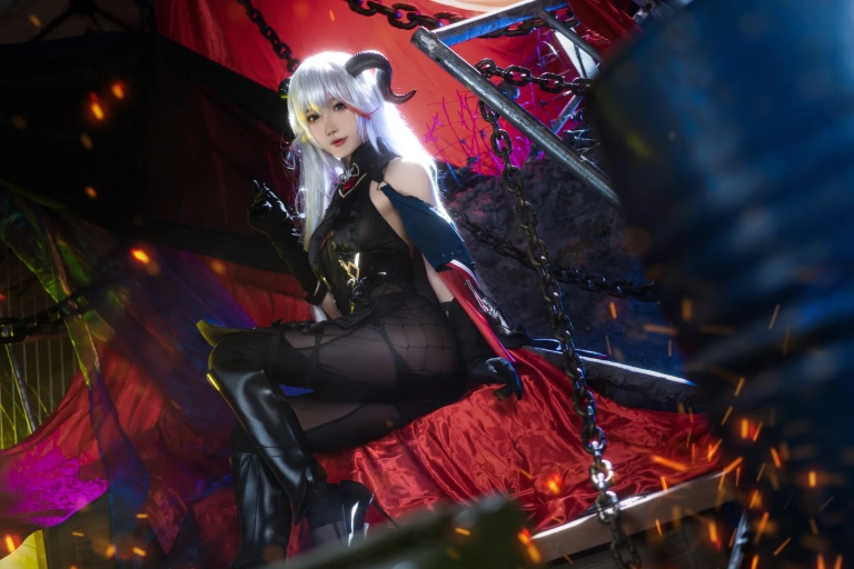 阿包也是兔娘《2月舰长 埃吉尔》写真图集 26P｜在线预览与图包下载