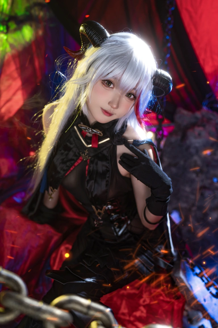 阿包也是兔娘《2月舰长 埃吉尔》写真图集 26P｜在线预览与图包下载