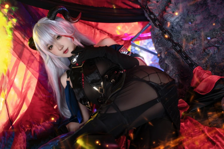 阿包也是兔娘《2月舰长 埃吉尔》写真图集 26P｜在线预览与图包下载