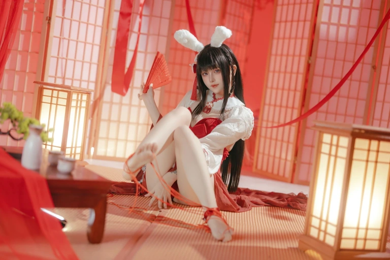 屿鱼《碧蓝航线 大山·祈愿的巫女兔》写真图集 58P｜在线预览与图包下载