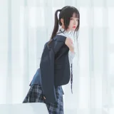 桜桃喵《桜桃未熟2 冬季制服丝秀》写真图集 45P｜在线预览与图包下载