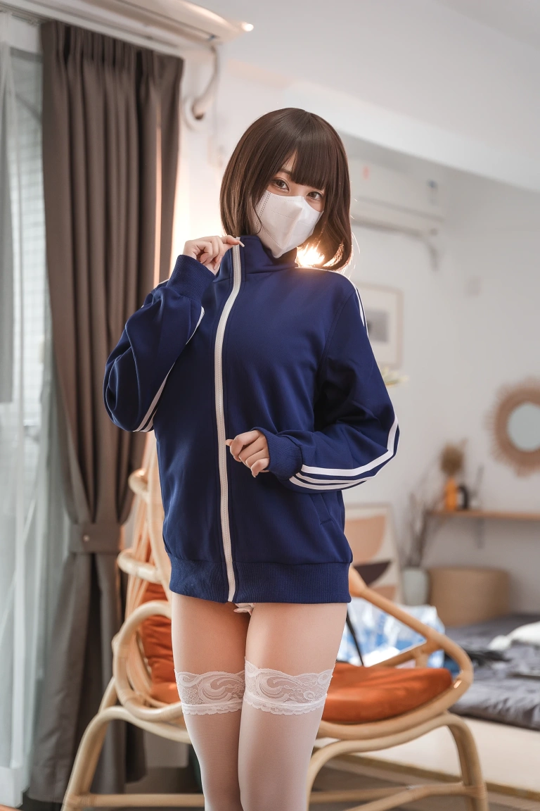蜜汁猫裘《草莓圣代》写真图集 45P+4V｜在线预览与图包下载