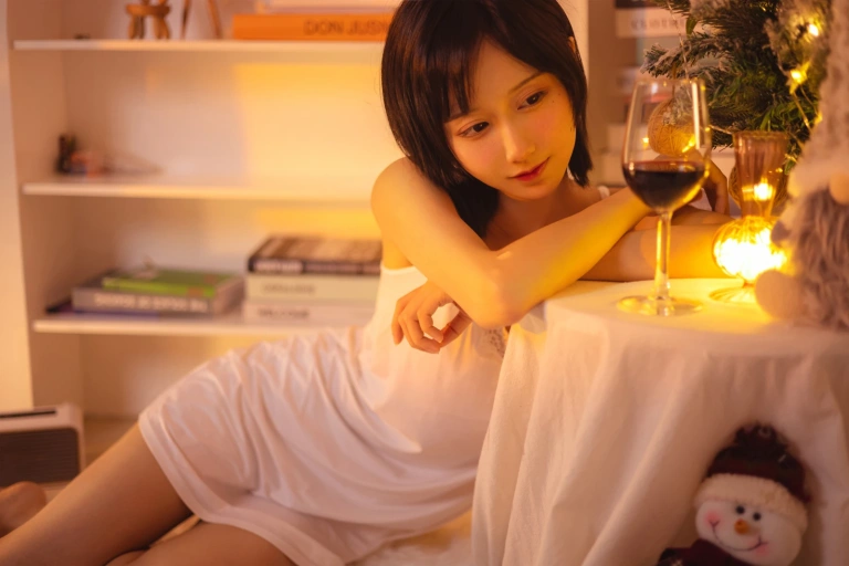 木棉棉《红酒好喝》写真图集 28P｜在线预览与图包下载