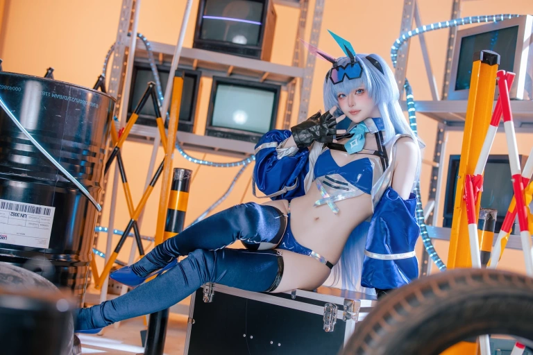 屿鱼《碧蓝航线 花园赛车服》写真图集 82P｜在线预览与图包下载