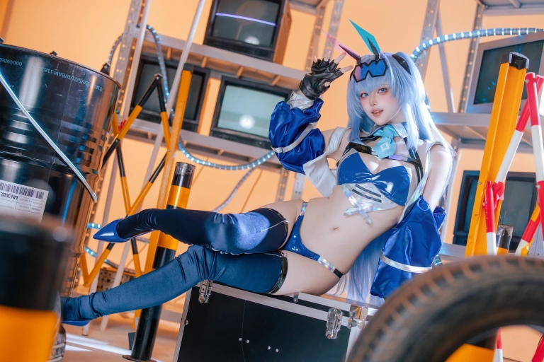 屿鱼《碧蓝航线 花园赛车服》写真图集 82P｜在线预览与图包下载