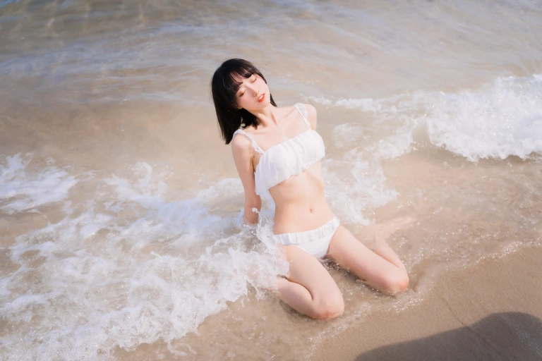 木棉棉《焦糖白》写真图集 38P｜在线预览与图包下载