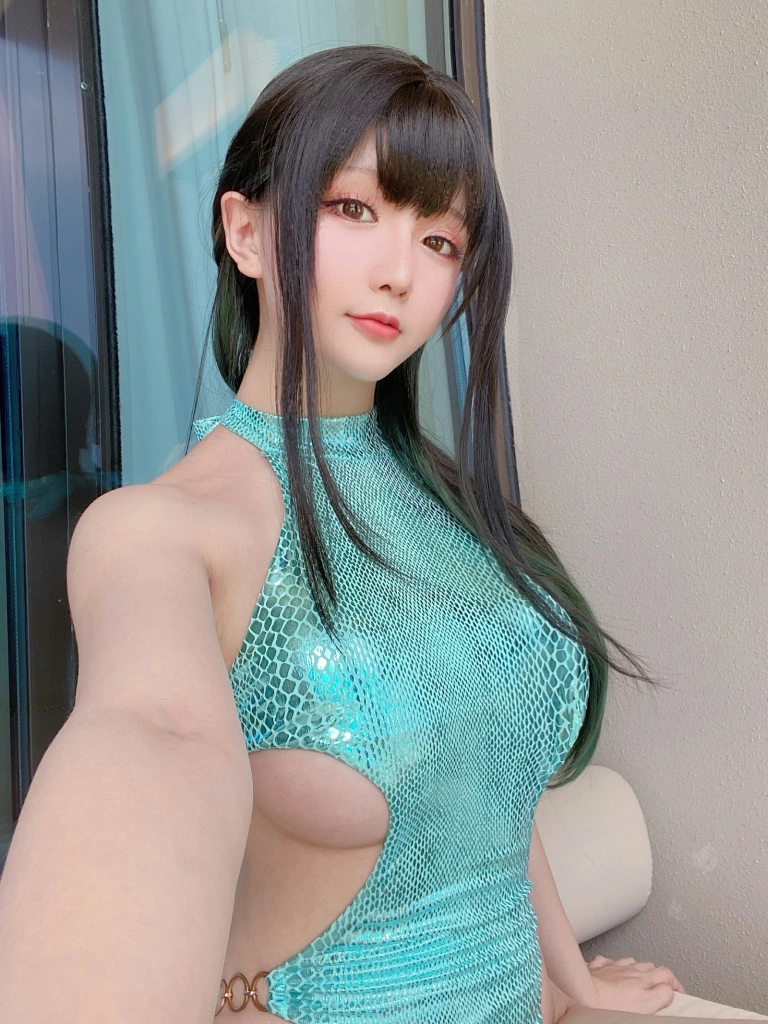 星之迟迟《泳装绿》写真图集 62P｜在线预览与图包下载
