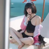 屿鱼《蔚蓝档案 静山真白泳装》写真图集 30P｜在线预览与图包下载
