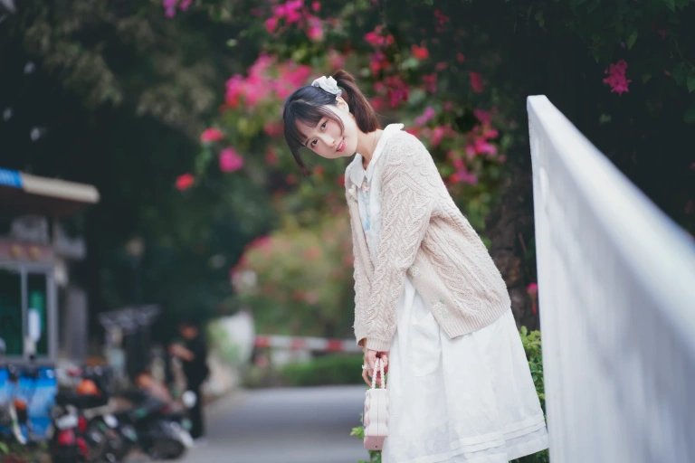 木棉棉《花与少女》写真图集 29P｜在线预览与图包下载