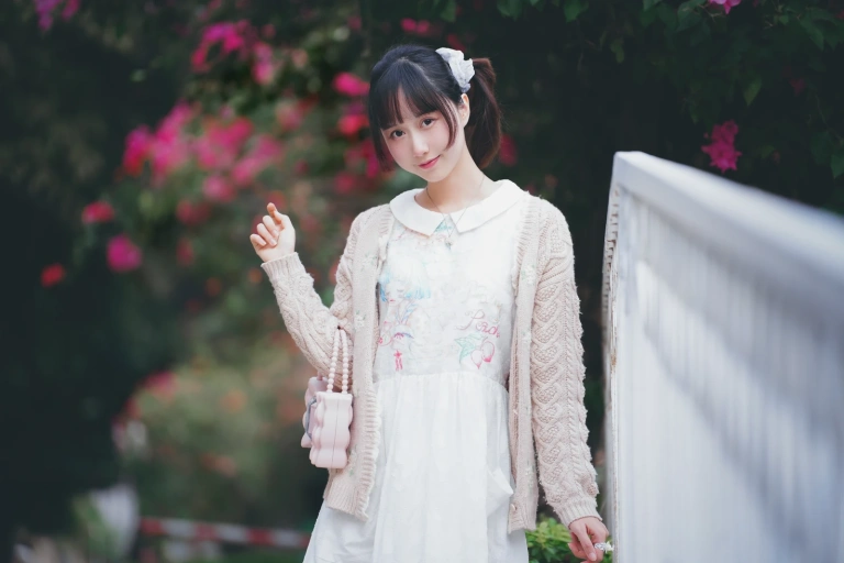 木棉棉《花与少女》写真图集 29P｜在线预览与图包下载