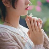 木棉棉《花与少女》写真图集 29P｜在线预览与图包下载