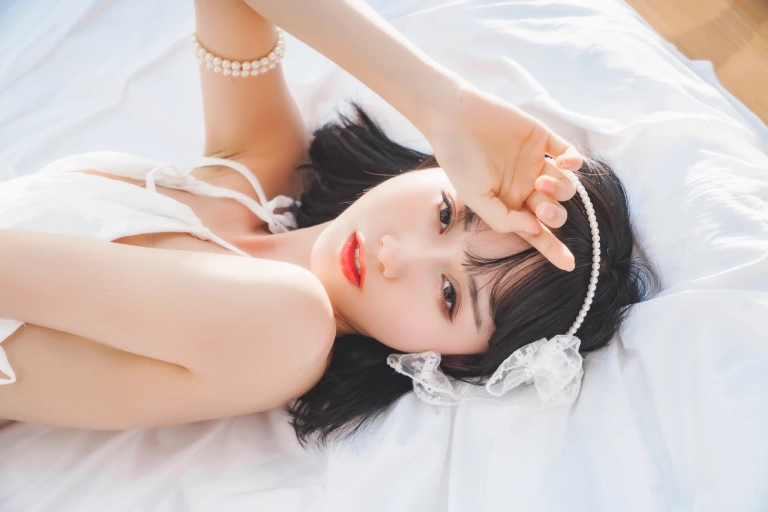 木棉棉《拾光》写真图集 24P｜在线预览与图包下载