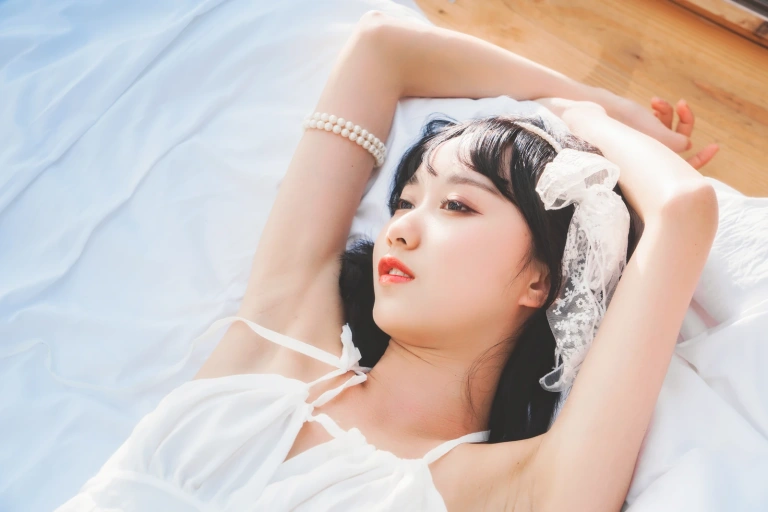 木棉棉《拾光》写真图集 24P｜在线预览与图包下载
