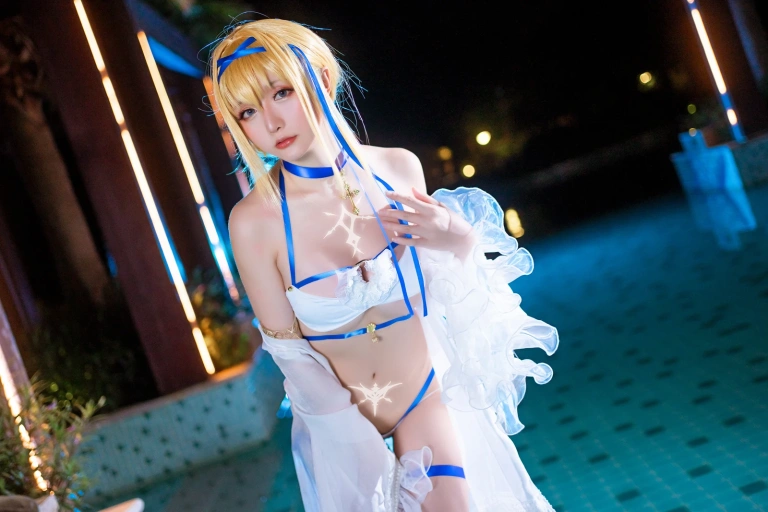 星之迟迟《《鸣夏》 贞德》写真图集 15P｜在线预览与图包下载