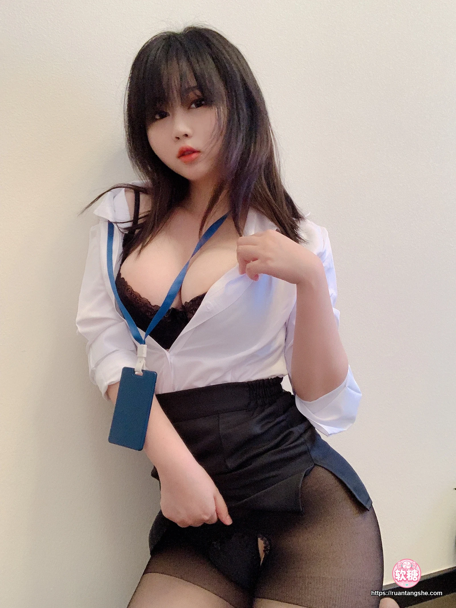 依酱 依酱 NO.07 - 黑丝制服