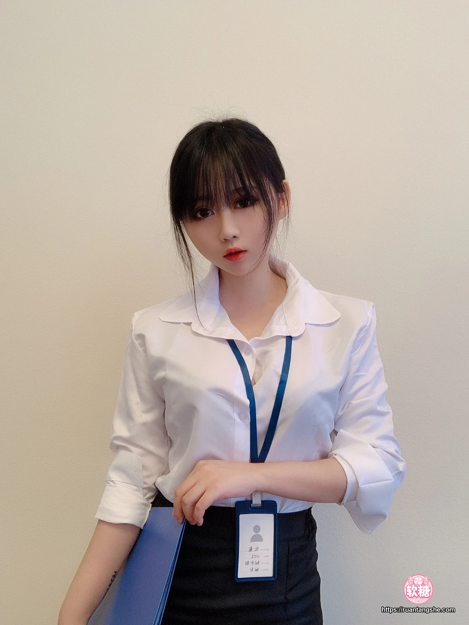依酱 依酱 NO.07 - 黑丝制服