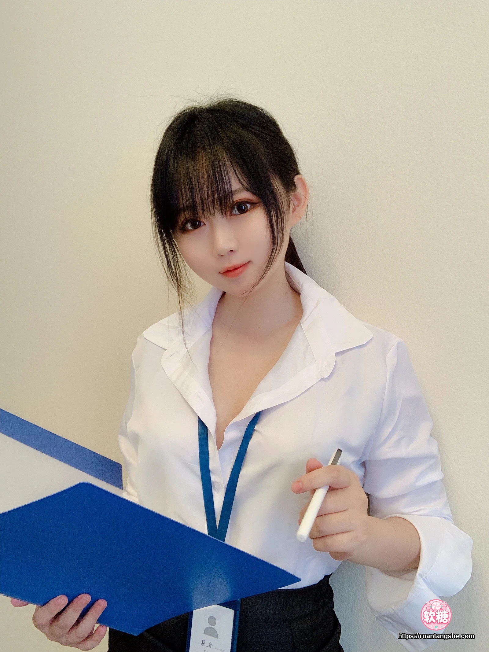 依酱 依酱 NO.07 - 黑丝制服
