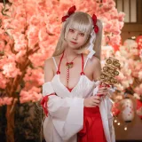 蜜汁猫裘《可畏巫女》写真图集 50P+4V｜在线预览与图包下载