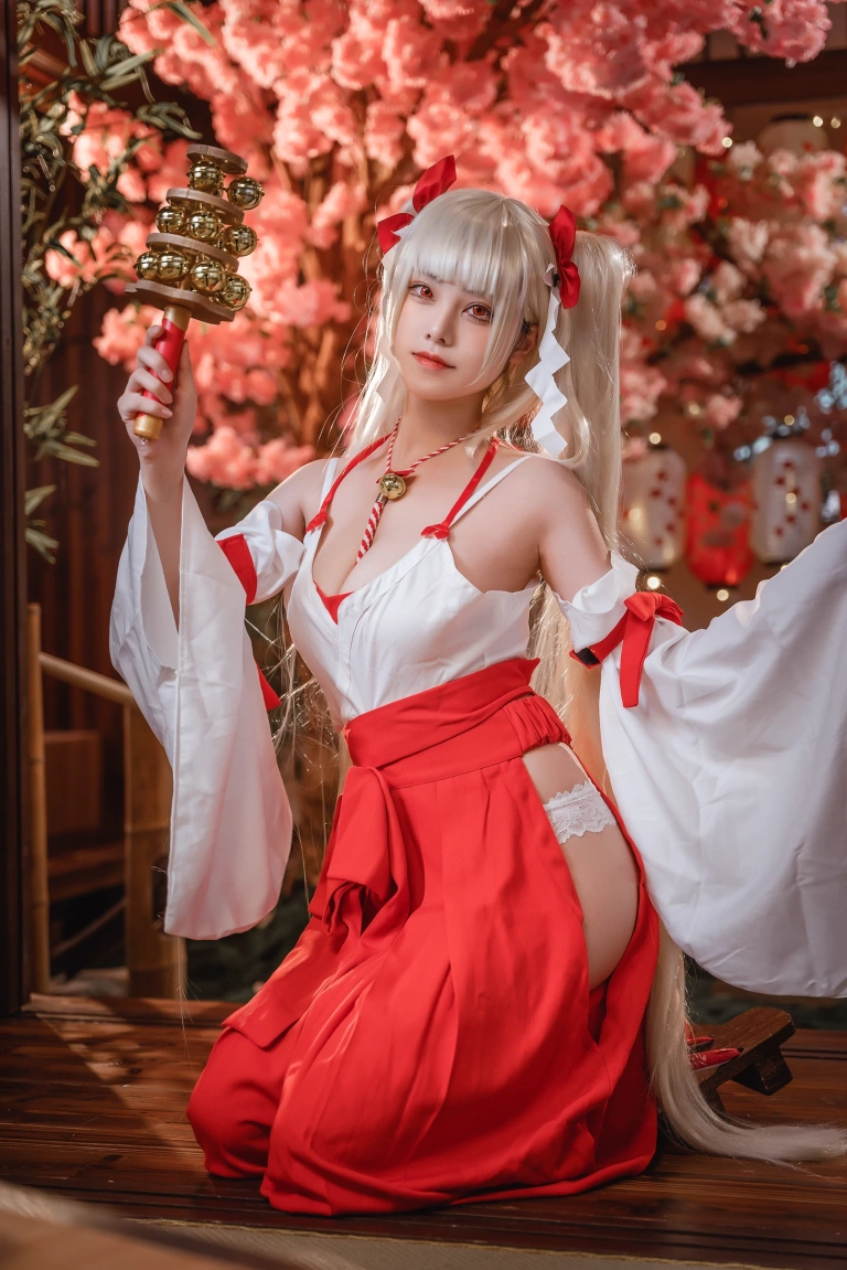 蜜汁猫裘《可畏巫女》写真图集 50P+4V｜在线预览与图包下载