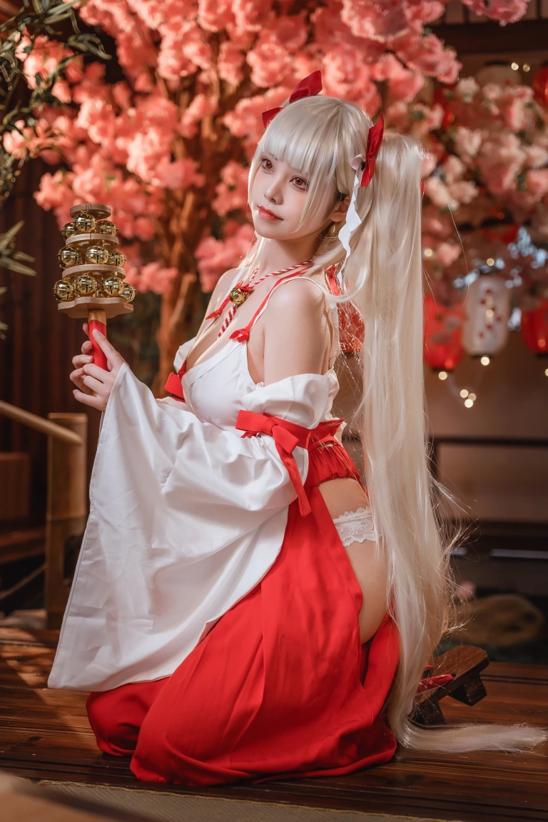 蜜汁猫裘《可畏巫女》写真图集 50P+4V｜在线预览与图包下载