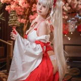 蜜汁猫裘《可畏巫女》写真图集 50P+4V｜在线预览与图包下载
