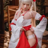 蜜汁猫裘《可畏巫女》写真图集 50P+4V｜在线预览与图包下载