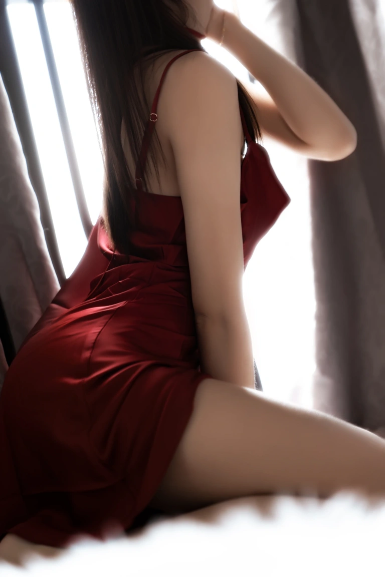 桜桃喵《千丝万缕的红》写真图集 69P｜在线预览与图包下载