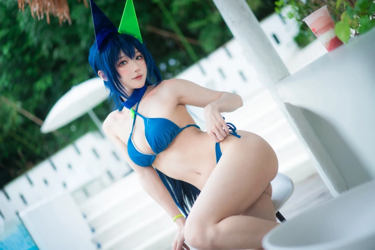 阿包也是兔娘《花园泳装》写真图集 35P｜在线预览与图包下载