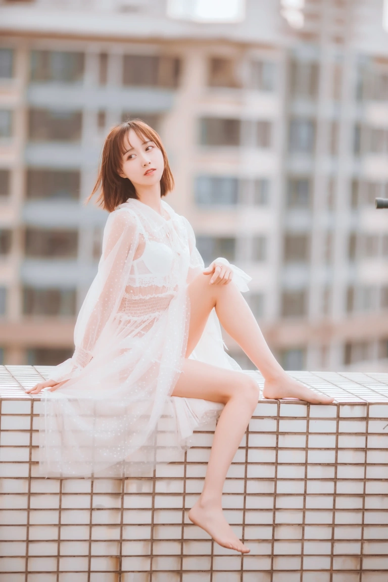 木棉棉《天台》写真图集 38P｜在线预览与图包下载