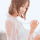 木棉棉《天台》写真图集 38P｜在线预览与图包下载