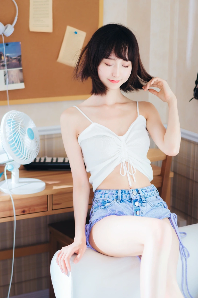 木棉棉《心动模式》写真图集 43P｜在线预览与图包下载
