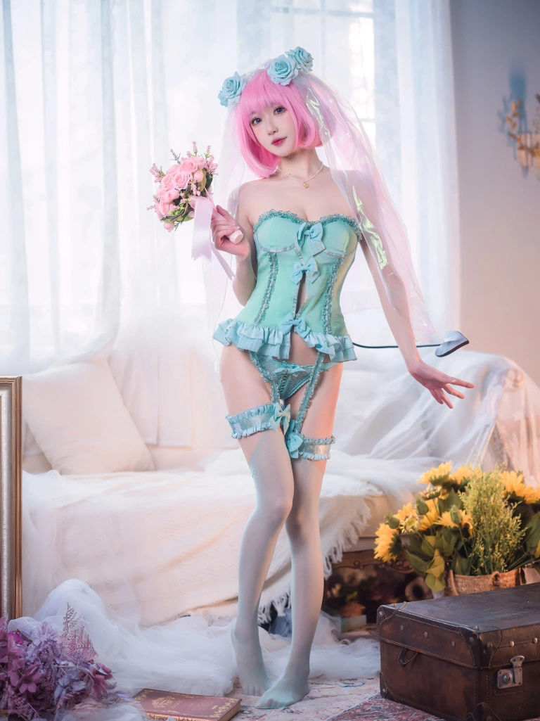 阿包也是兔娘《梦梦 婚纱内衣》写真图集 33P｜在线预览与图包下载