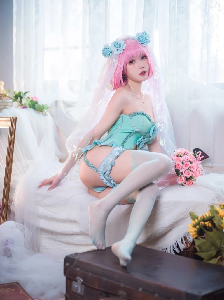 阿包也是兔娘《梦梦 婚纱内衣》写真图集 33P｜在线预览与图包下载