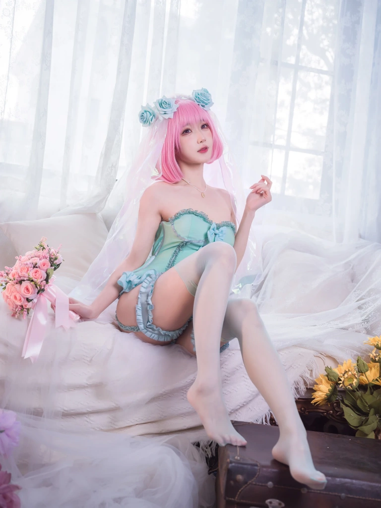阿包也是兔娘《梦梦 婚纱内衣》写真图集 33P｜在线预览与图包下载