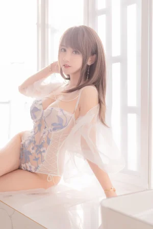 过期米线线喵《午后》写真图集 68P｜在线预览与图包下载