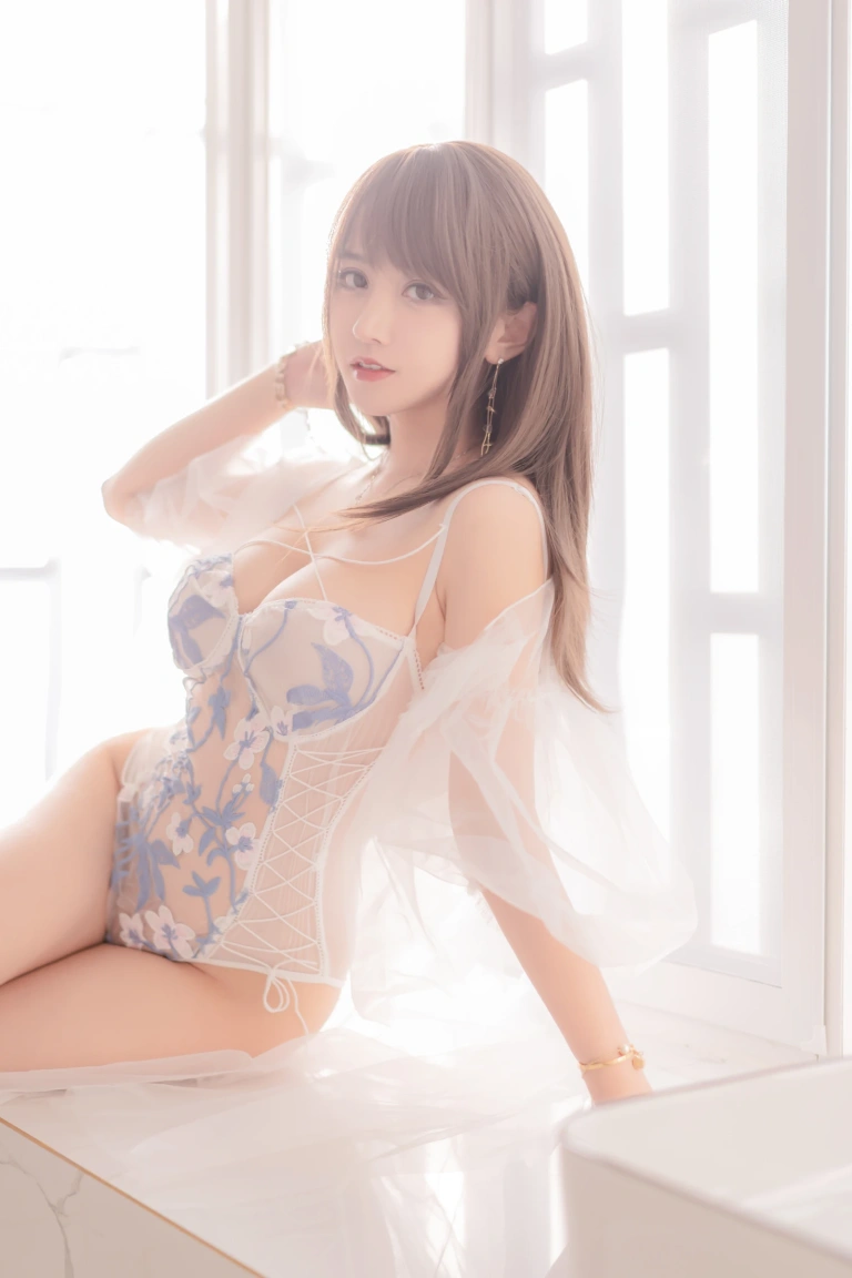 过期米线线喵《午后》写真图集 68P｜在线预览与图包下载