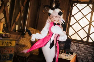 瓜希酱《光之高扬斯卡娅2階》写真图集 30P｜在线预览与图包下载