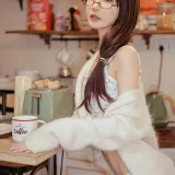阿包也是兔娘《轻熟女》写真图集 34P｜在线预览与图包下载