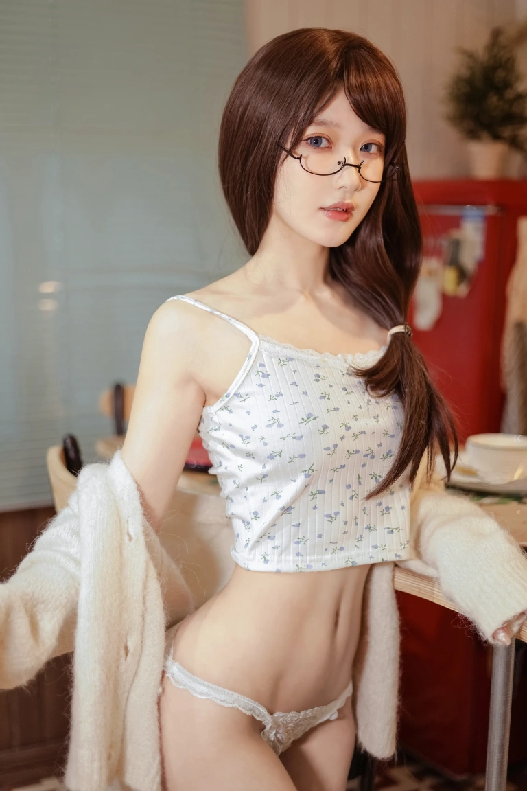 阿包也是兔娘《轻熟女》写真图集 34P｜在线预览与图包下载