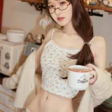 阿包也是兔娘《轻熟女》写真图集 34P｜在线预览与图包下载