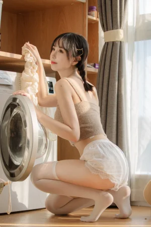 念雪《蜜桃拿铁》写真图集 36P｜在线预览与图包下载