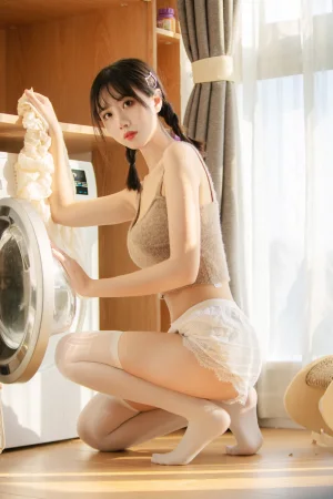 念雪《蜜桃拿铁》写真图集 36P｜在线预览与图包下载