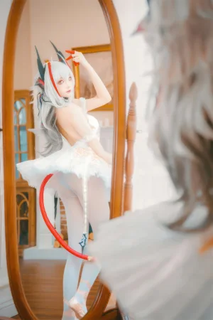 瓜希酱《明日方舟 w芭蕾》写真图集 15P｜在线预览与图包下载