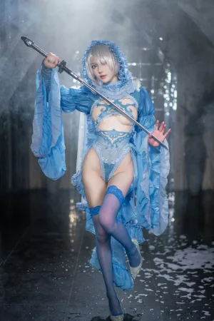阿包也是兔娘《冰雪2B》写真图集 42P｜在线预览与图包下载