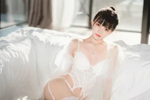 桜桃喵《白纱糖01》写真图集 40P｜在线预览与图包下载