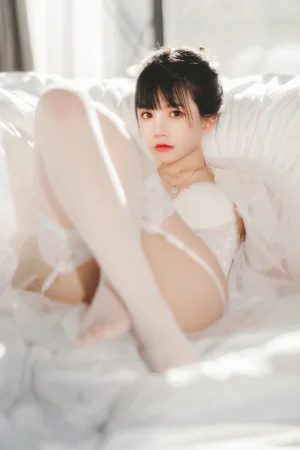 桜桃喵《白纱糖01》写真图集 40P｜在线预览与图包下载
